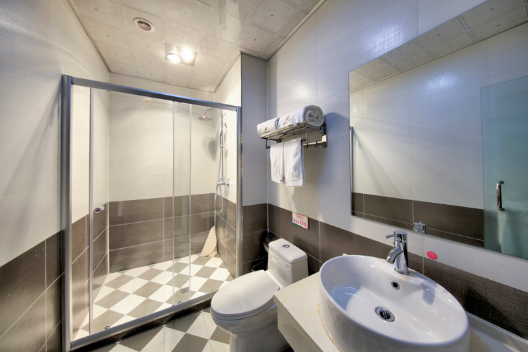 Bathroom, Jingdu Hotel, Baicheng