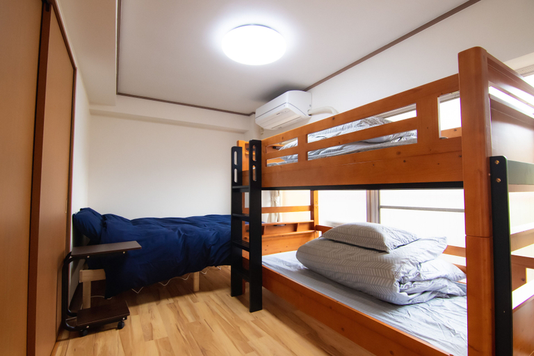 Bedroom 2, Yoyogi Apartment 2-401, Shibuya