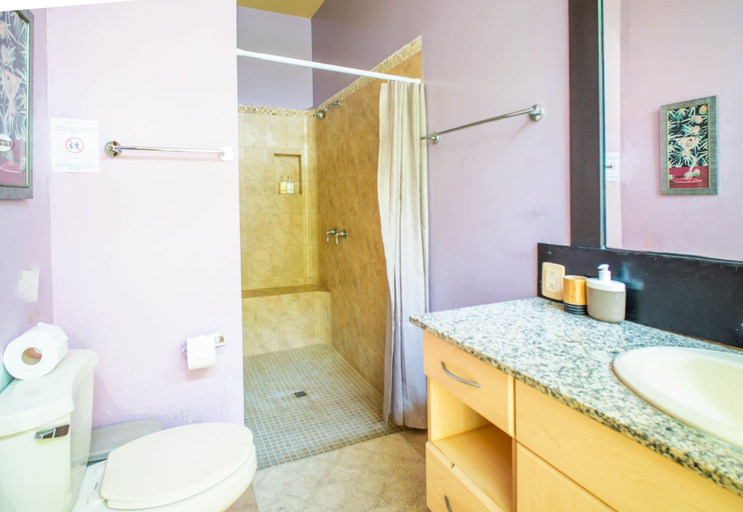 Bathroom 3, Waves Sunzal, Tamanique