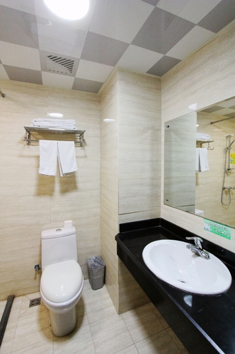 Bathroom 3, Izunco Hotel (Jiaozhou Guohuo), Qingdao
