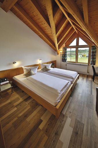 Bedroom 5, Hotel Wo Der Hahn Kräht, Heilbronn