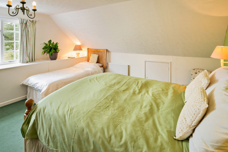 Room 2, Coastal Family House for 8 in Cornwall, Devon