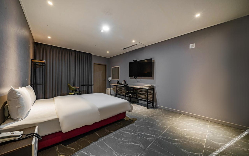 Bedroom 3, Andong Queen Hotel, Yecheon