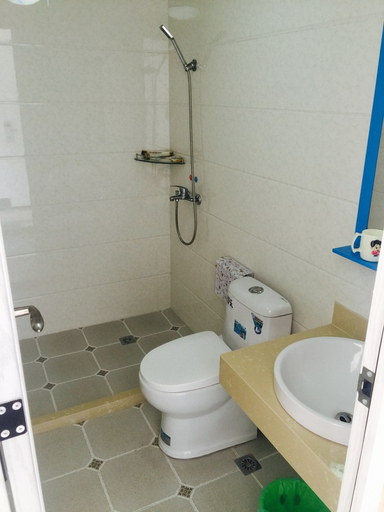 Bathroom, Shengsi qi dao mei tan hotel, Zhoushan