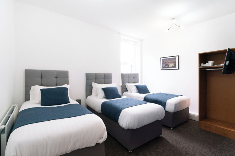 Bedroom 5, Citysteps Hotels Newcastle West, Newcastle upon Tyne