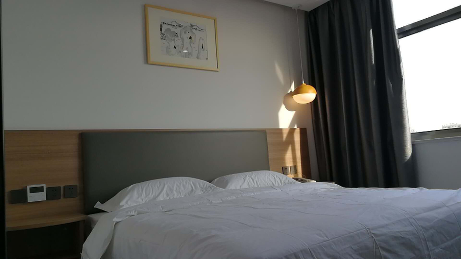 Bedroom, Xiangshui Shi Wu She Hotel, Yancheng