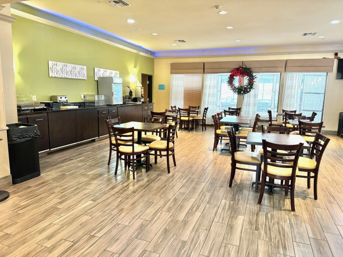 Food & Drinks 5, Spark by Hilton Fort Stockton, Pecos