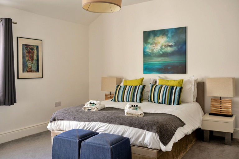 Room 5, Heritage Holiday Home With Garden, Oxfordshire