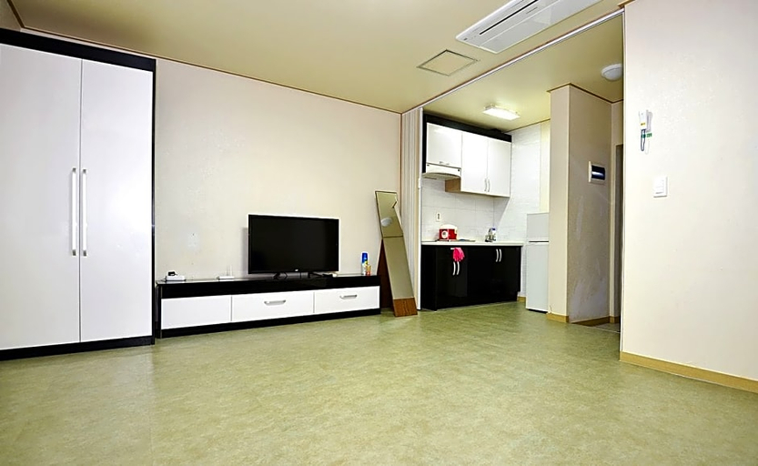 Others 5, Daecheon Resortel, Boryeong