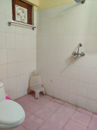 Bathroom 3, Hotel Burans And Restaurant, Dehradun