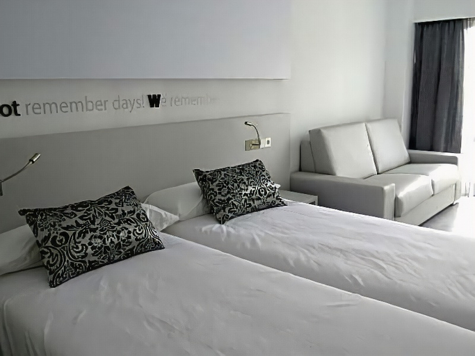 Bedroom 3, BG Hotel Pamplona, Baleares