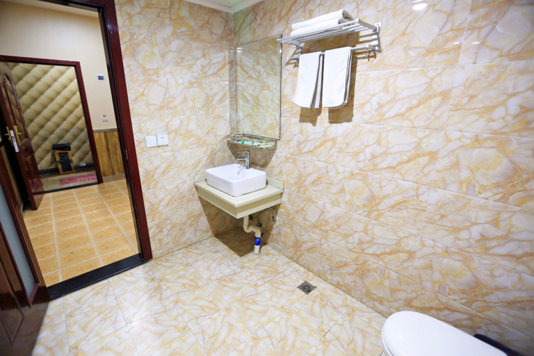 Bathroom 2, Hunter Gaming Hotel, Chongqing
