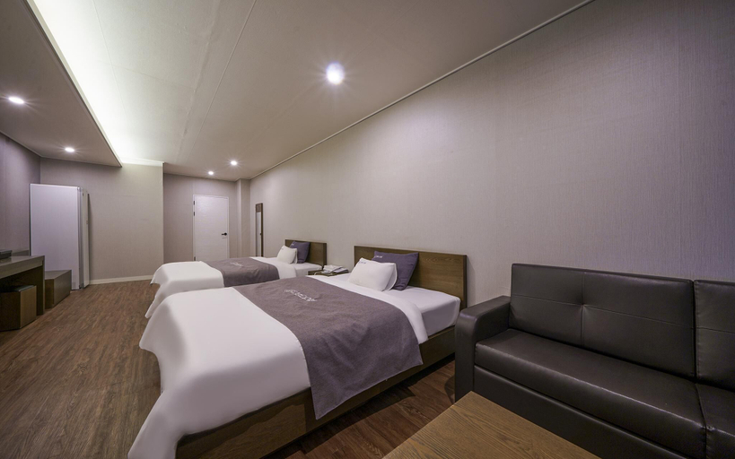 Bedroom 4, Naju Grand Hotel, Naju