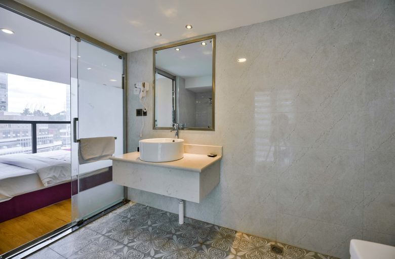 Bathroom, Jinyihao City Holiday Hotel, Guiyang