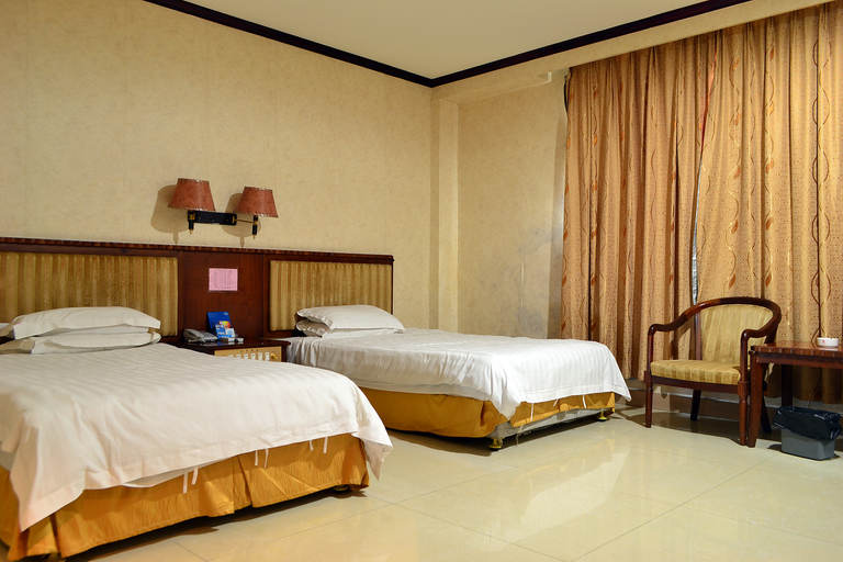 Bedroom 2, Yangming Business Hotel, Yangjiang