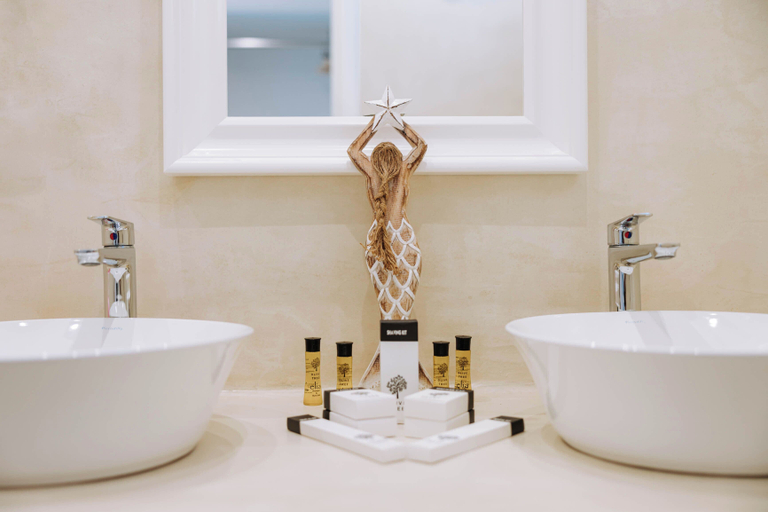 Bathroom 5, NAXIAN EMERALD HOTEL, South Aegean