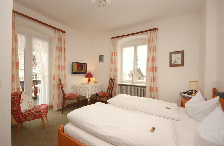 Bedroom 2, Gasthof Hirschen, Breisgau-Hochschwarzwald