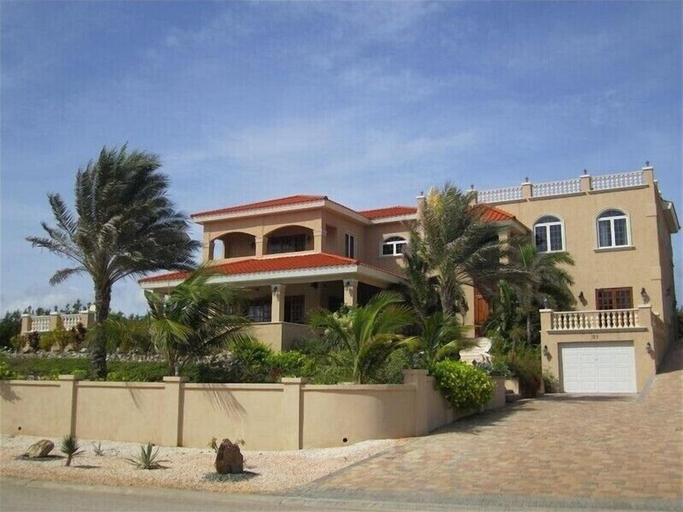 Exterior & Views 1, Walking to the Beach Villa