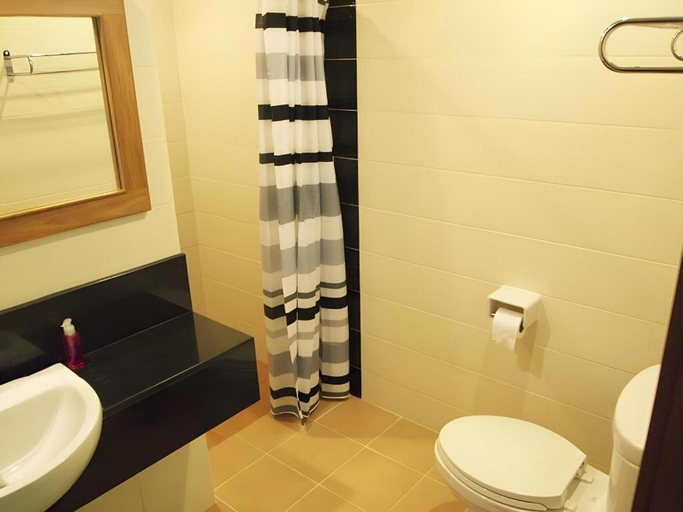 Bathroom 4, Phuket Ecozy Hotel, Phuket Island
