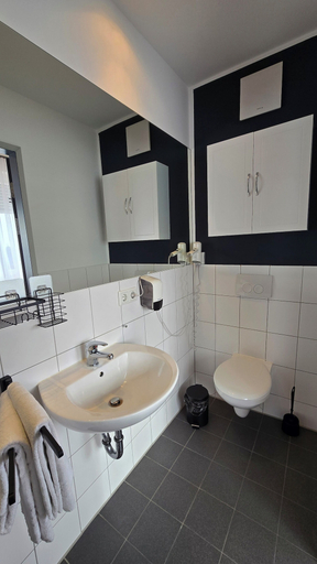 Bathroom 5, Dream Inn Hotel Regensburg, Regensburg