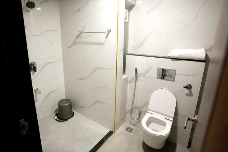 Bathroom 3, Hotel Teja garden, Churu