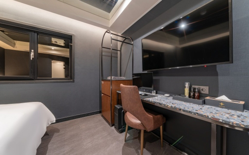 Bedroom 4, Uijeongbu Hotel Star, Uijeongbu