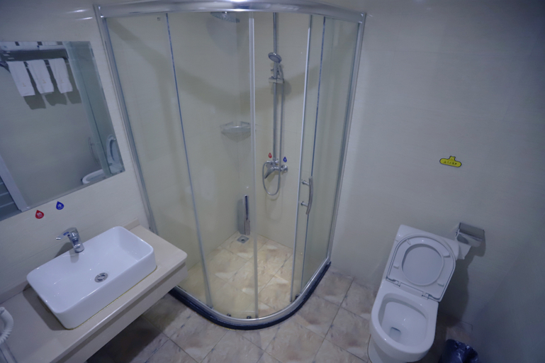 Bathroom 3, Zhangjiajie Junyi Hotel (Tianmen Mountain National Forest Park Ropeway Store), Zhangjiajie