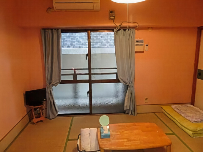 Bedroom 3, Hostels Hakuseisou, Naha