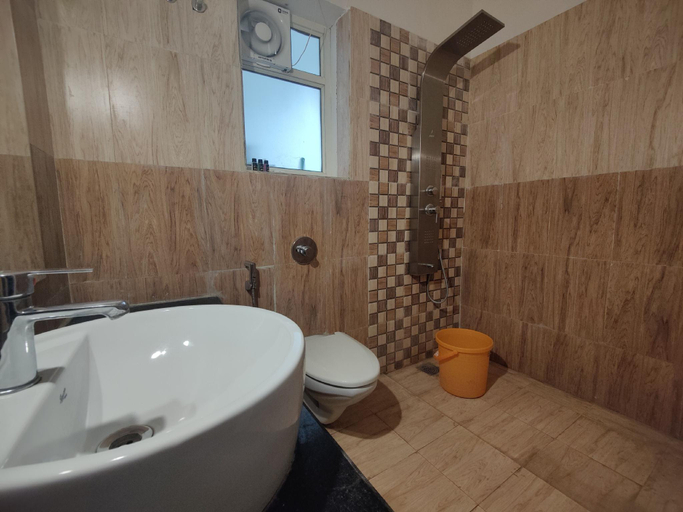 Bathroom 3, Tulip Arena, Raipur