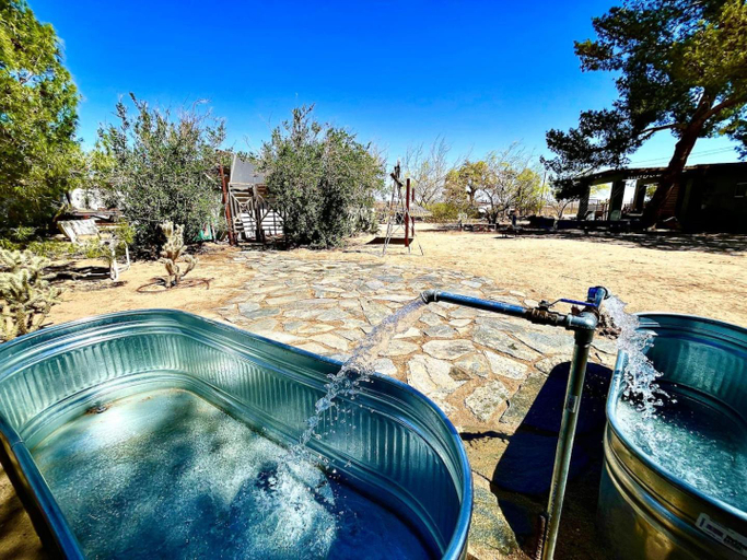 Sport & Beauty, Cowboy Tubs, Quiet, Zen, Stars1 bd Studio, San Bernardino