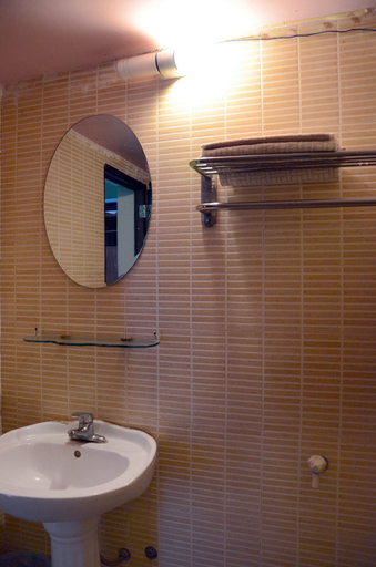 Bathroom 2, Linfeng Inn (Guilin Railway Station Liangjiang Sihu Branch), Guilin