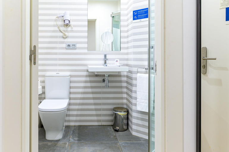Bathroom 4, Alda Altiana, Ourense