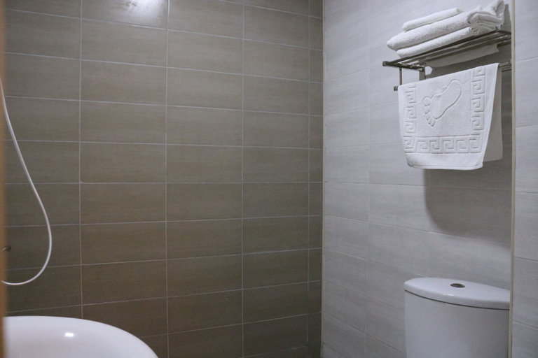 Bathroom 4, Hotel Seashell, Kobuleti