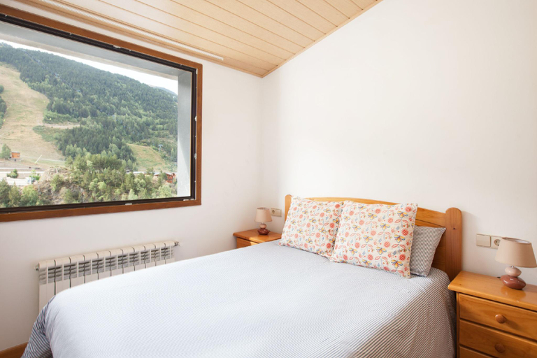 Bedroom 1, Terrasses del Tarter