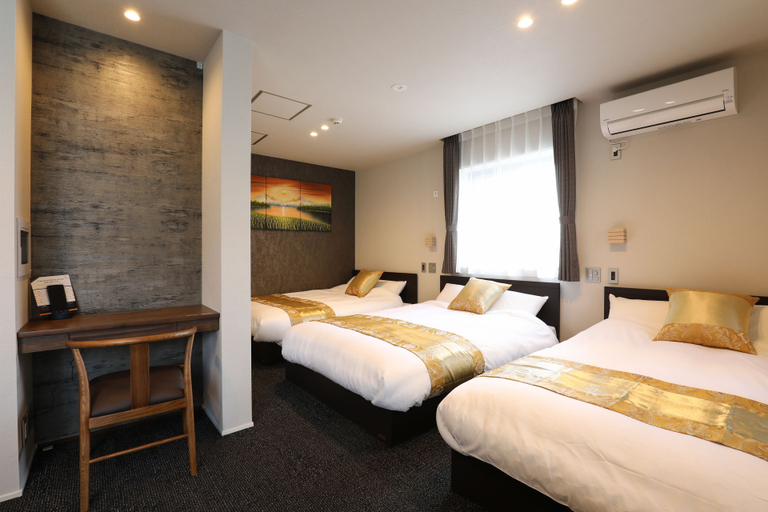 Bedroom 2, グランドベース博多南, Fukuoka