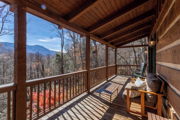 Interior 4, Mountain Dream, Watauga
