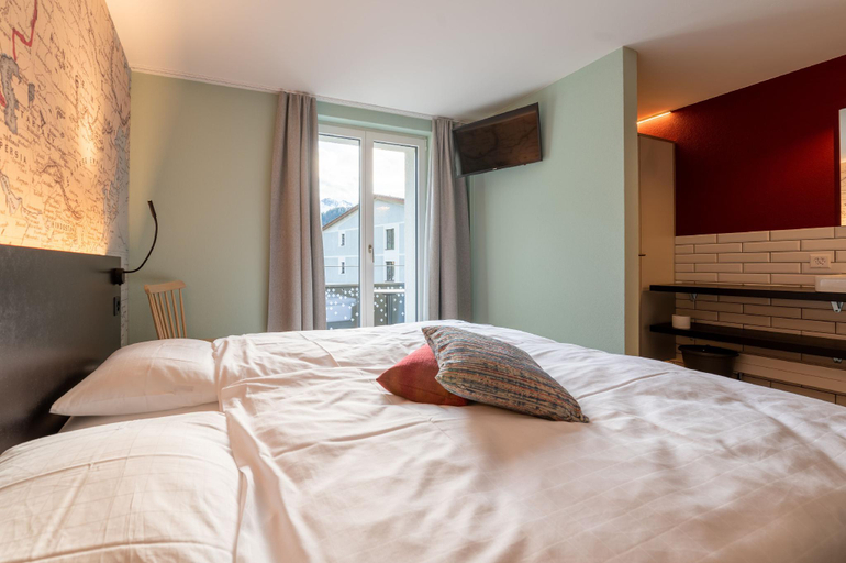 Bedroom 2, Emma's B&B LUNGERN - Self Check-in Hotel, Obwalden
