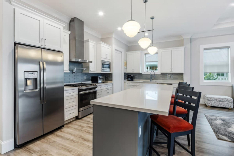 2, Seagate House by Brightwild Waterfront w Dock, Monroe