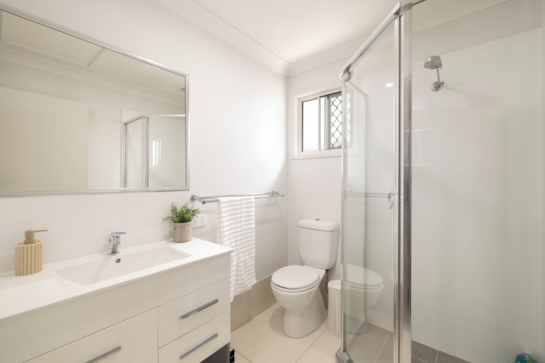 Bathroom 4, Smart Suites Self Check-in Apartments - 14 Freney, Rocklea