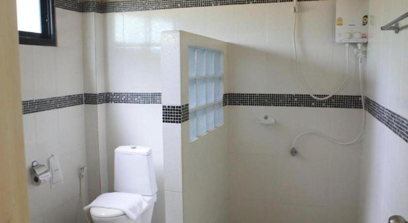 Bathroom 2, Sawasdee River Kwai Lodge, Muang Kanchanaburi