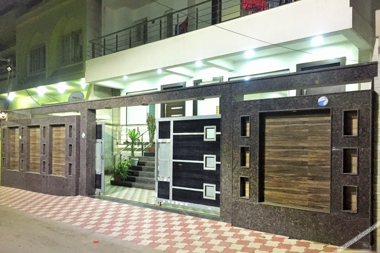 Exterior & Views, Travelling Troopers Homestay, Varanasi