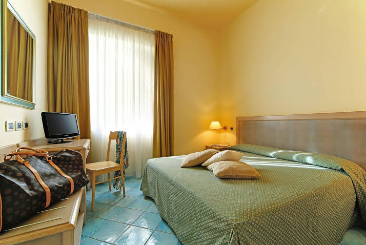 Bedroom 2, Residence Cerere, Salerno