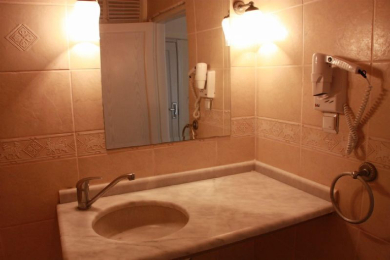Bathroom 4, マトル アパート オテル, Didim