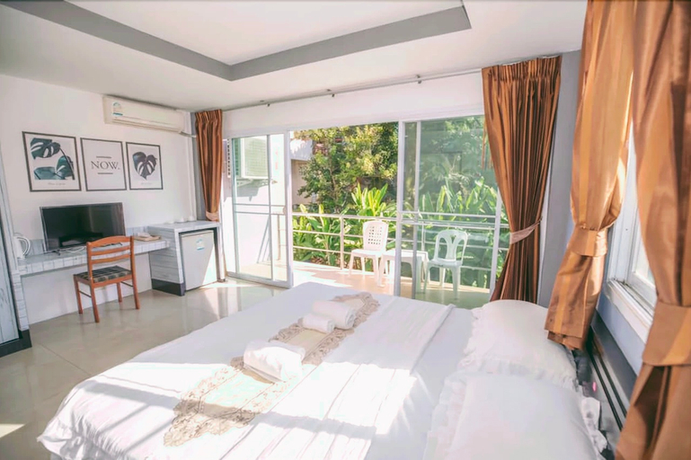 Bedroom 2, We Chat Inn, Phuket Island