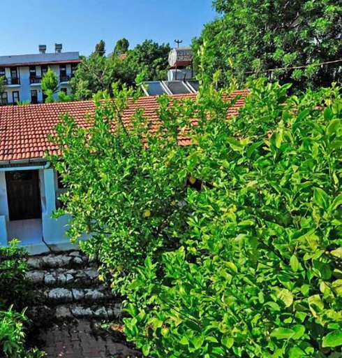 Others 5, Ekin Pansiyon, Kale