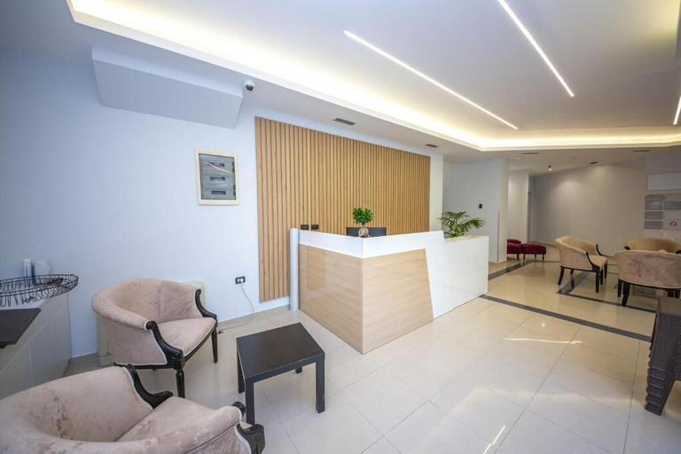 Public Area, Hotel Sea Breeze, Sarandës