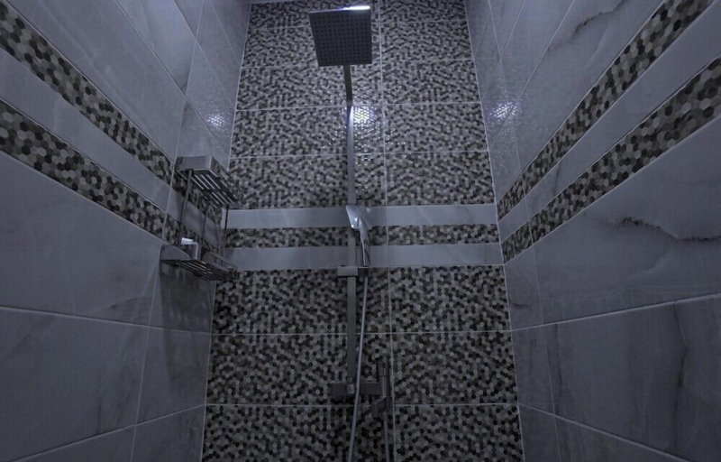 Bathroom 4, Mambillah Hotels and Event centre, Ikorodu