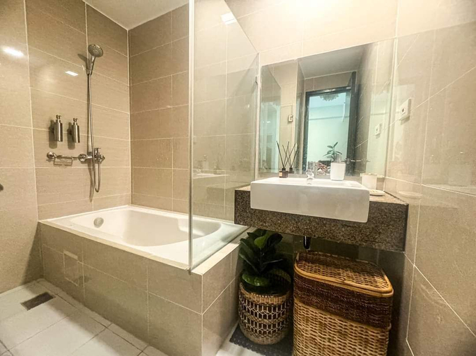Bathroom, Mactan Newtown Beachfront Condo, Lapu-Lapu City