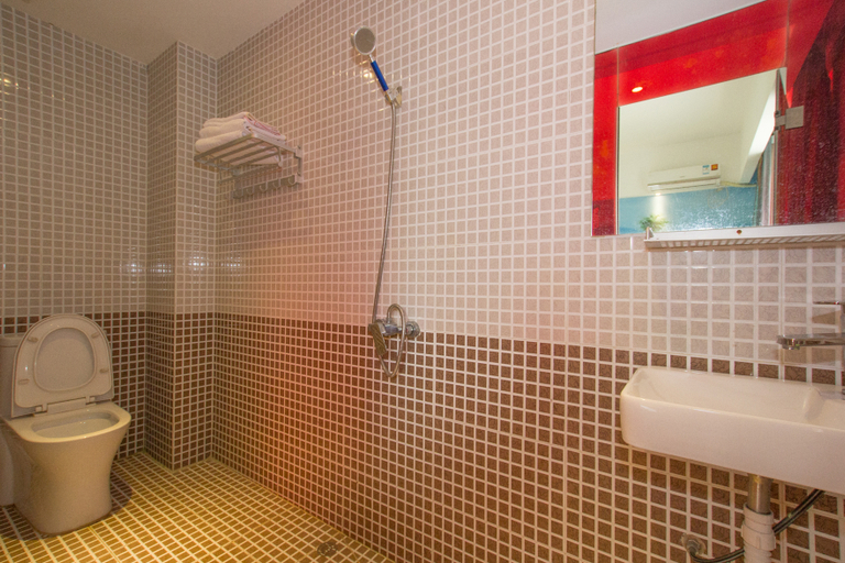 Bathroom 3, Kalai Hotel (Guilin University of Electronic Technology Branch)(卡莱酒店(电子科技大学金鸡岭驾校店)), Guilin