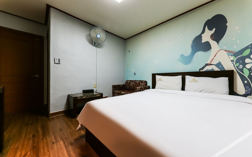 Bedroom 3, Cheongju Chojeongyaksu S, Goesan
